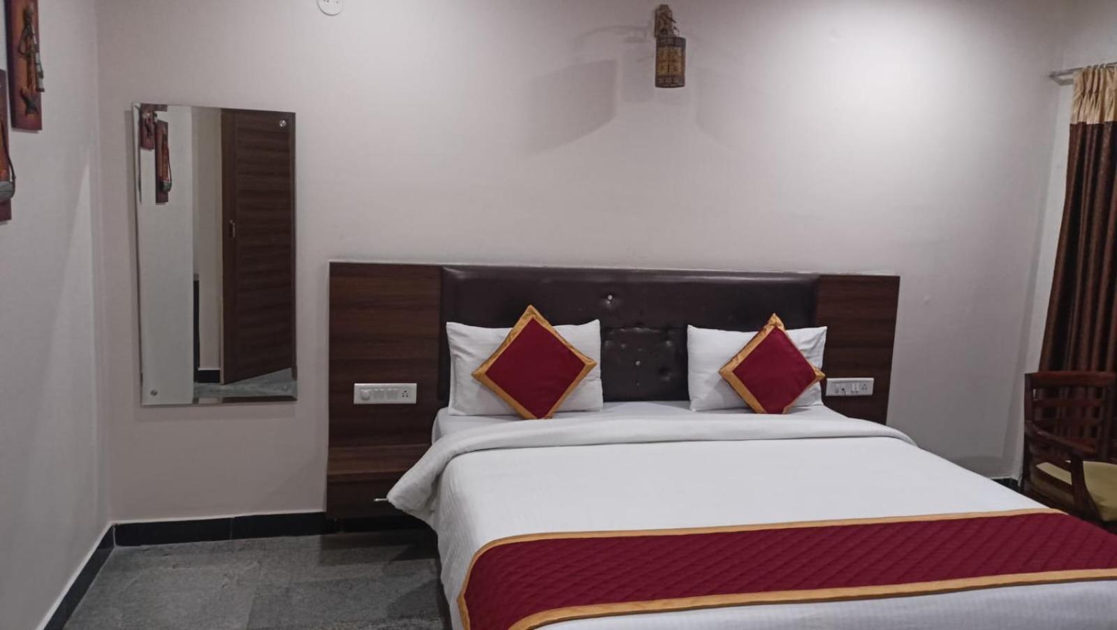 Picket And Bhaskar Hotels Pvt Ltd Srikakulam Экстерьер фото
